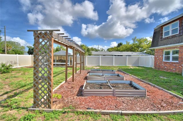 215 S ILAKEE AVENUE, Lake Alfred, FL 33850