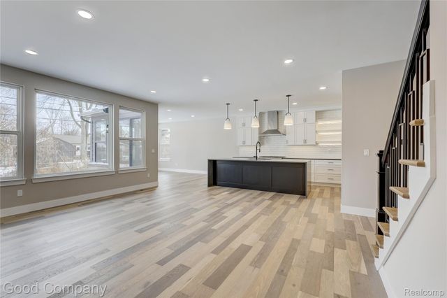 2418 Shenandoah Drive, Royal Oak, MI 48073