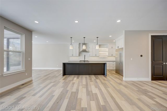 2418 Shenandoah Drive, Royal Oak, MI 48073