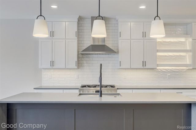 2418 Shenandoah Drive, Royal Oak, MI 48073