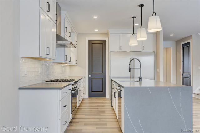 2418 Shenandoah Drive, Royal Oak, MI 48073
