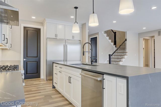 2418 Shenandoah Drive, Royal Oak, MI 48073