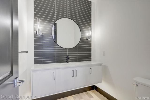 2418 Shenandoah Drive, Royal Oak, MI 48073