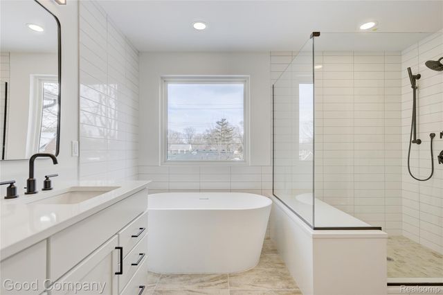 2418 Shenandoah Drive, Royal Oak, MI 48073