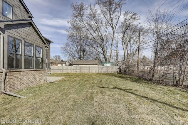 2418 Shenandoah Drive, Royal Oak, MI 48073