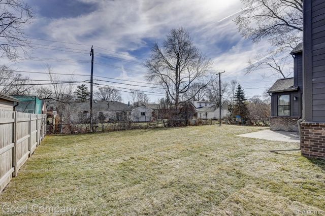 2418 Shenandoah Drive, Royal Oak, MI 48073