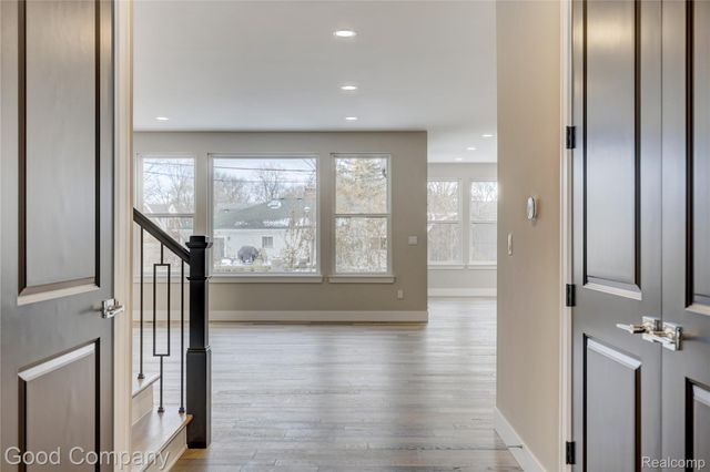 2418 Shenandoah Drive, Royal Oak, MI 48073