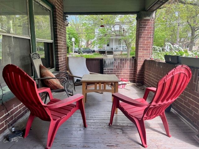 702 W High Street, Urbana, IL 61801