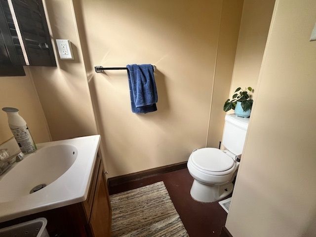 702 W High Street, Urbana, IL 61801