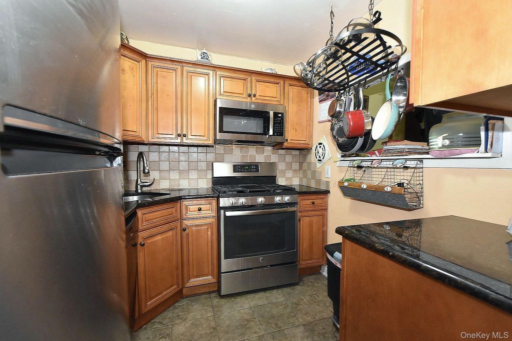 11 Glen Hollow Drive D-64, Holtsville, NY 11742 — photo 4