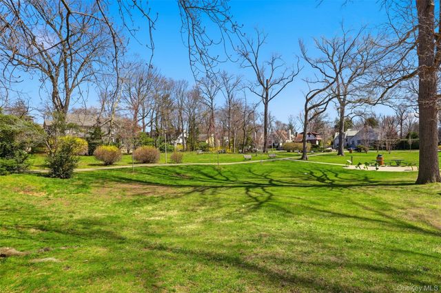 1829 Palmer Avenue 3A, Larchmont, NY 10538