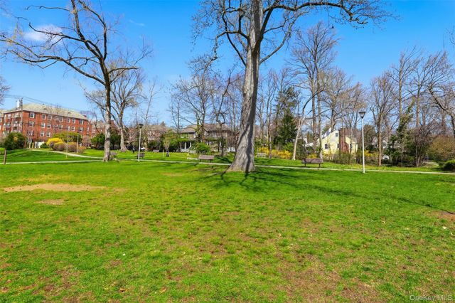 1829 Palmer Avenue 3A, Larchmont, NY 10538