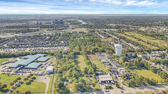 2926 Massey Tompkins Road, Baytown, TX 77521