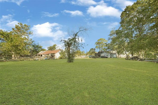 2926 Massey Tompkins Road, Baytown, TX 77521