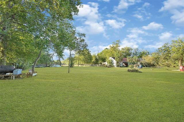 2926 Massey Tompkins Road, Baytown, TX 77521