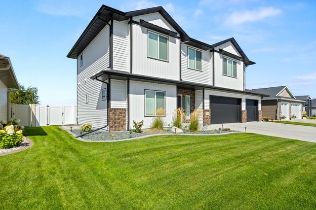 2240 14th Street W, West Fargo, ND 58078