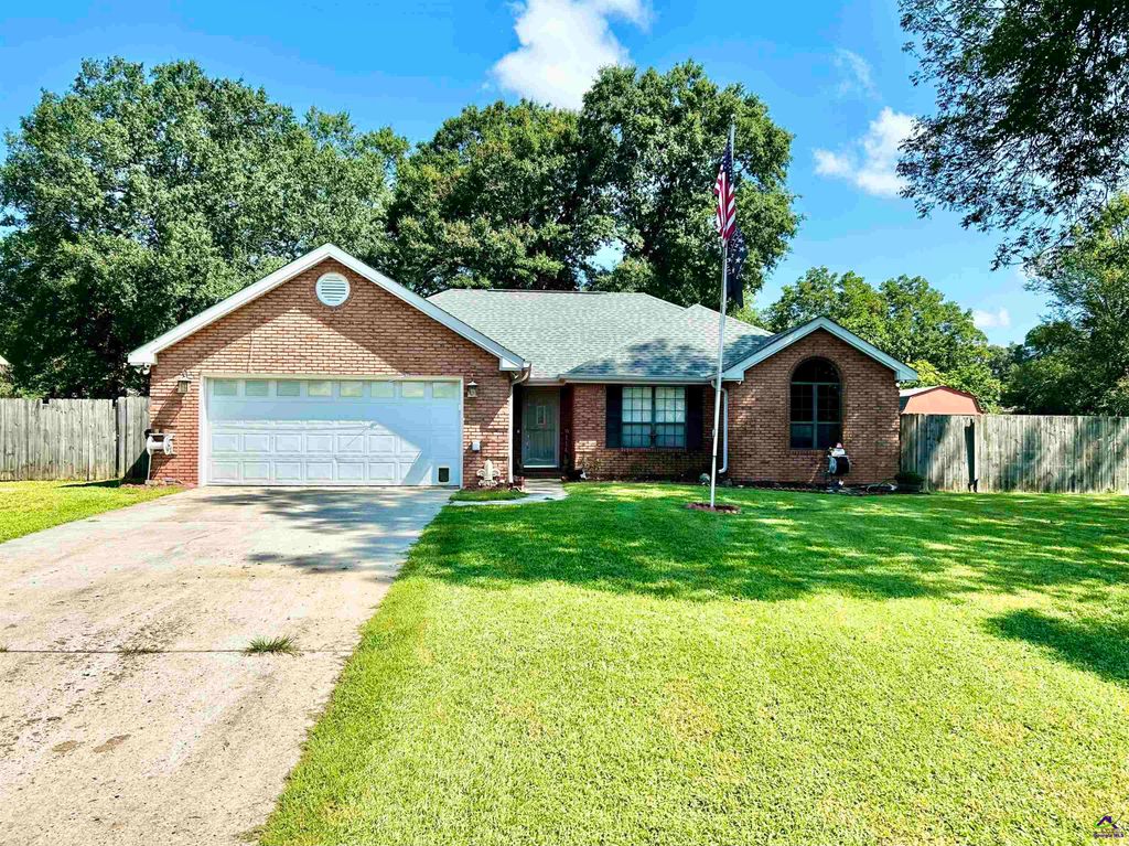 220 Crestwood Circle, Centerville, GA 31028