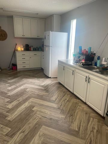 804 East Hurlbut Street, Wheaton, MO 64874