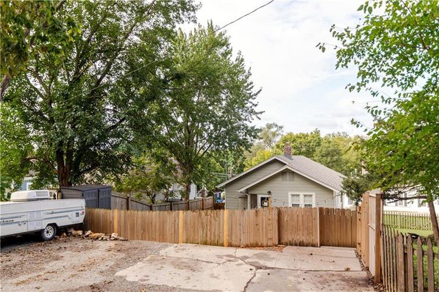 705 4th Street, Platte City, MO 64079