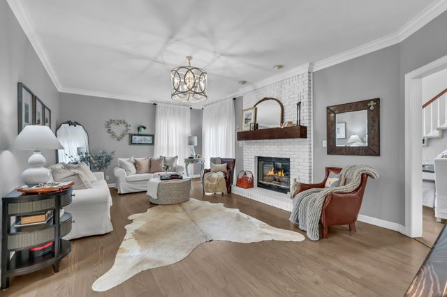 950 Ridgewood Dr, Clarksville, TN 37043