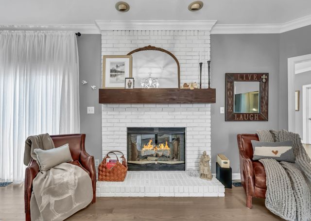 950 Ridgewood Dr, Clarksville, TN 37043
