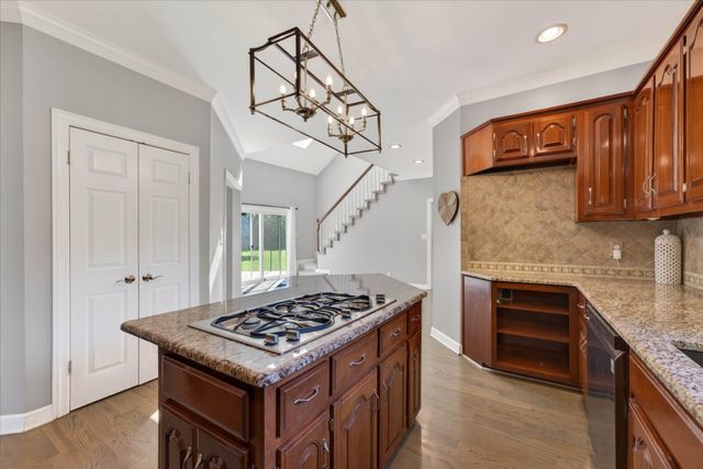 950 Ridgewood Dr, Clarksville, TN 37043