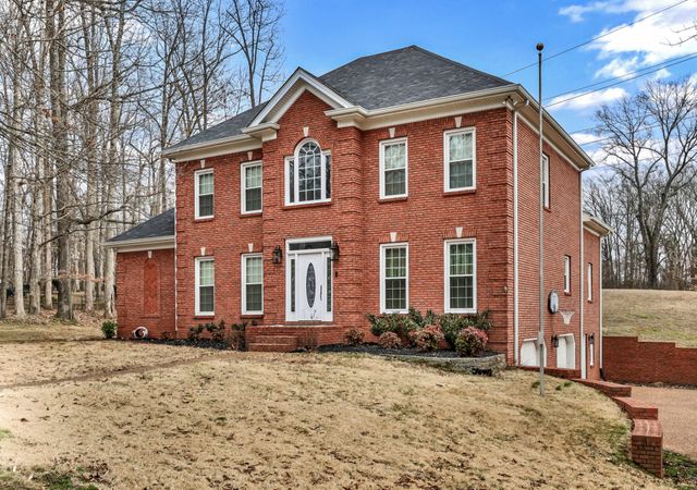 950 Ridgewood Dr, Clarksville, TN 37043