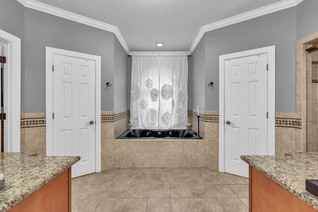 950 Ridgewood Dr, Clarksville, TN 37043