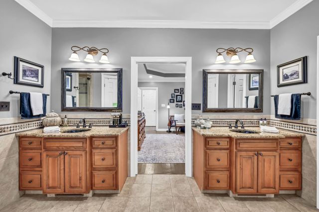 950 Ridgewood Dr, Clarksville, TN 37043