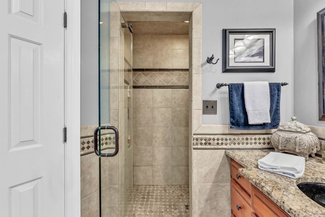 950 Ridgewood Dr, Clarksville, TN 37043
