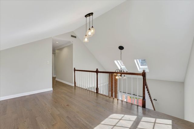 950 Ridgewood Dr, Clarksville, TN 37043