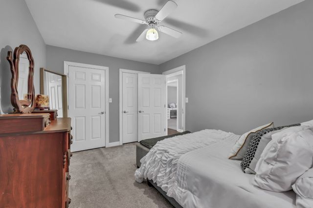 950 Ridgewood Dr, Clarksville, TN 37043