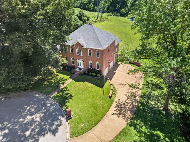 950 Ridgewood Dr, Clarksville, TN 37043