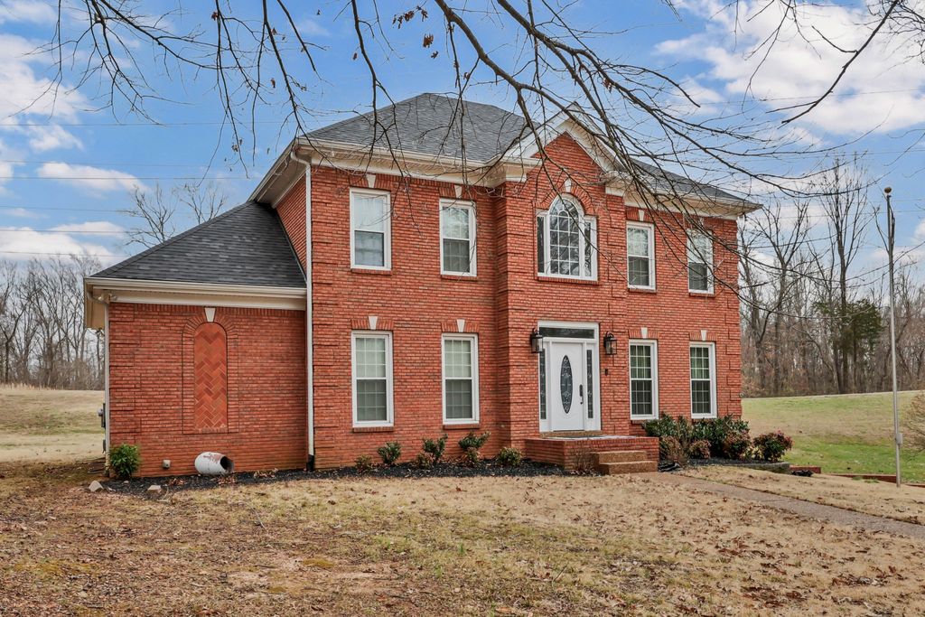 950 Ridgewood Dr, Clarksville, TN 37043