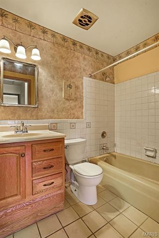 8 Cross Trail Lane, St Peters, MO 63376