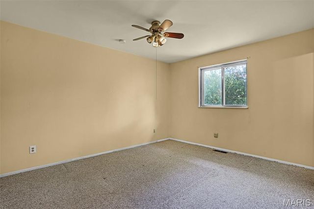 8 Cross Trail Lane, St Peters, MO 63376