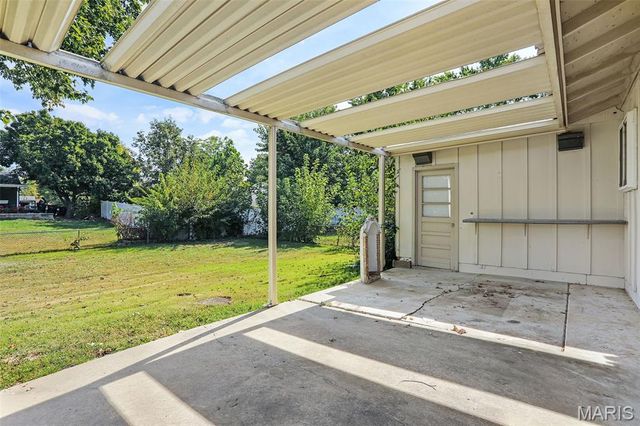 8 Cross Trail Lane, St Peters, MO 63376