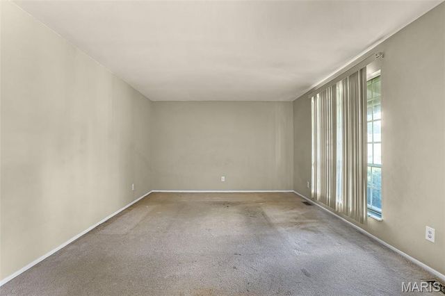 8 Cross Trail Lane, St Peters, MO 63376