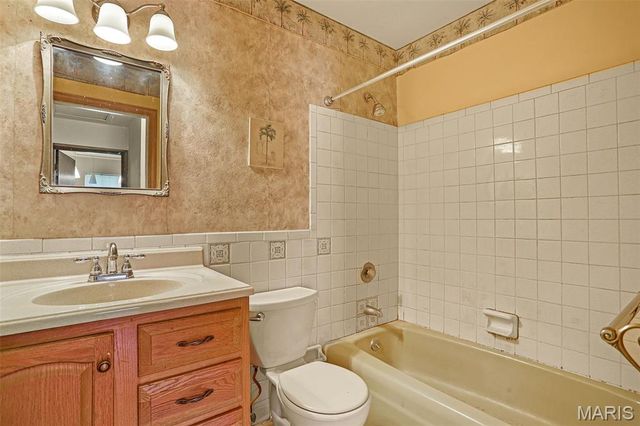 8 Cross Trail Lane, St Peters, MO 63376