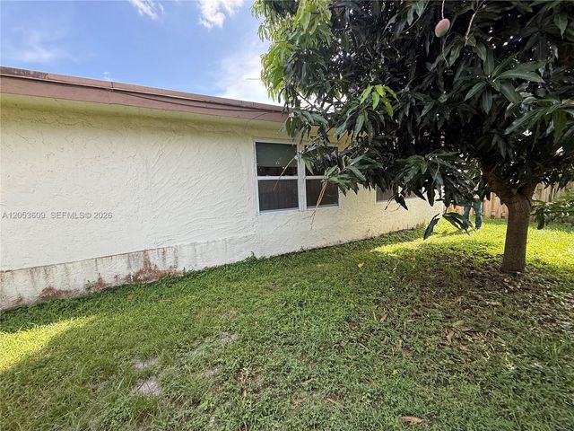 9341 NW 39th St, Sunrise, FL 33351