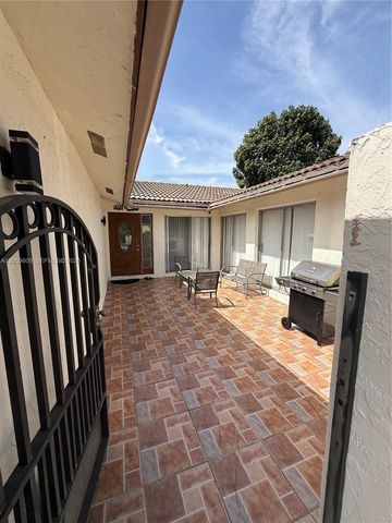 9341 NW 39th St, Sunrise, FL 33351