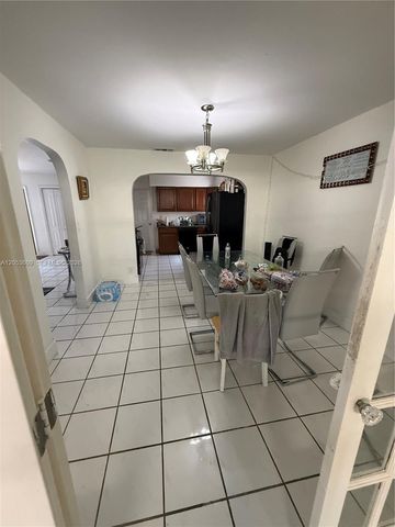 9341 NW 39th St, Sunrise, FL 33351