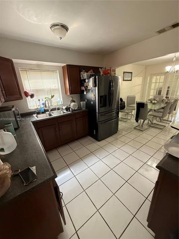 9341 NW 39th St, Sunrise, FL 33351