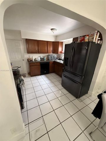 9341 NW 39th St, Sunrise, FL 33351
