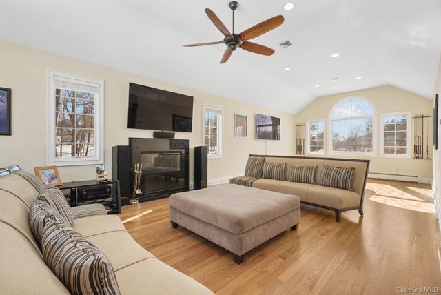 1 McCarthy Circle, Stony Point, NY 10980