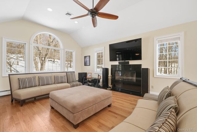 1 McCarthy Circle, Stony Point, NY 10980