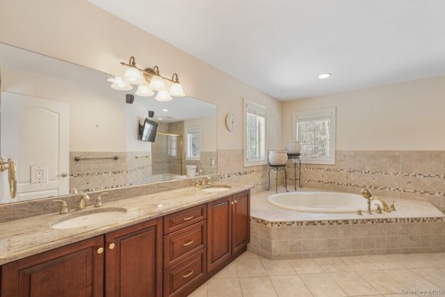 1 McCarthy Circle, Stony Point, NY 10980