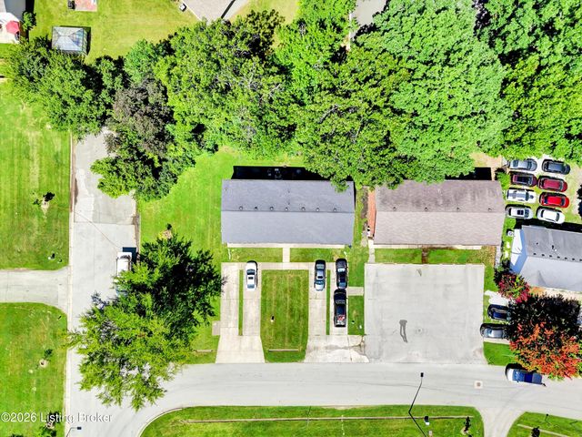 4920 Cawood Dr, Louisville, KY 40218