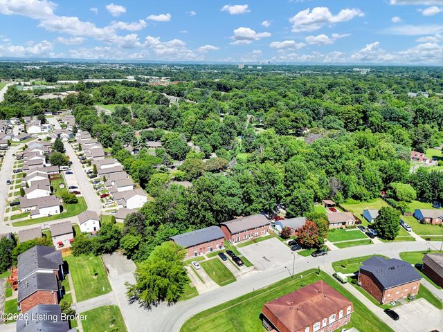 4920 Cawood Dr, Louisville, KY 40218