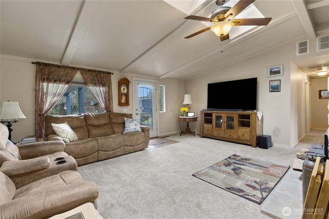 2124 Firland Drive, Puyallup, WA 98371